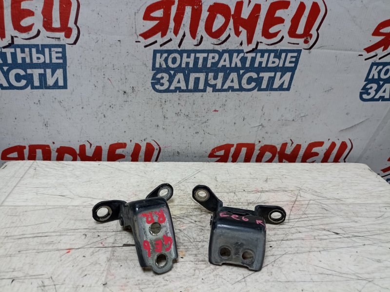 Петля двери Honda Fit GE6 L13A задняя правая (б/у)