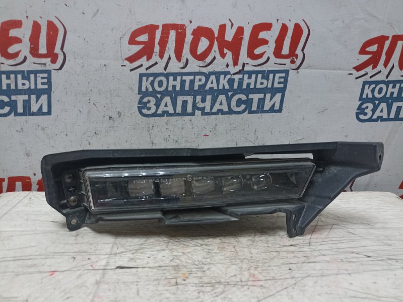 Туманка Honda Vezel RV3 L15Z передняя правая (б/у)