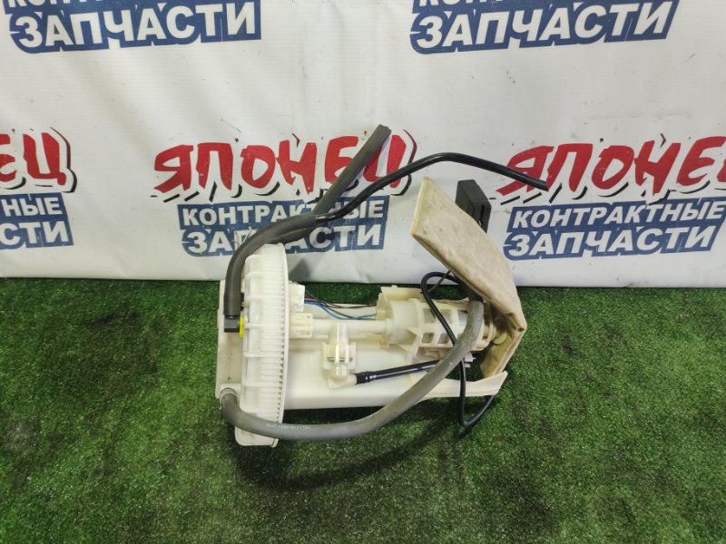 Топливный насос Toyota Ractis NCP120 1NZ-FE (б/у)