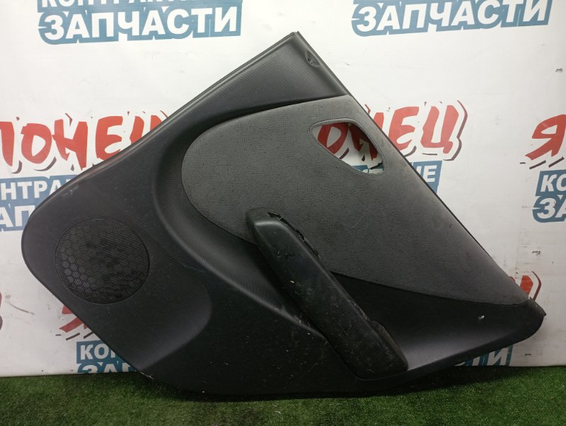 Обшивка двери Honda Fit GD1 L13A задняя правая (б/у)