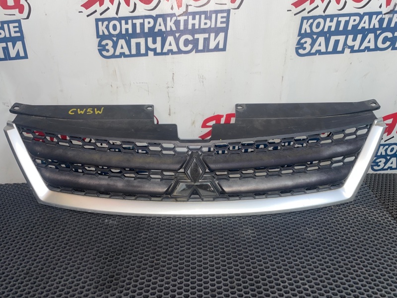 Решетка радиатора Mitsubishi Outlander CW5W 4B12 2006 (б/у)