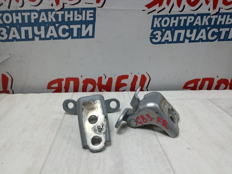 Петля двери Honda Freed GB3 L13A передняя правая (б/у)