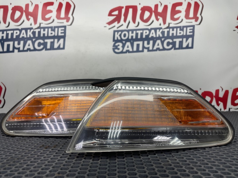 Габарит Toyota Mark Ii JZX100 1JZ-GE 2000 передний (б/у)