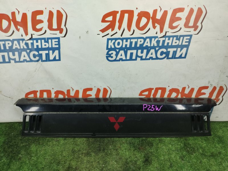 Решетка радиатора Mitsubishi Delica P25W 4D56 (б/у)