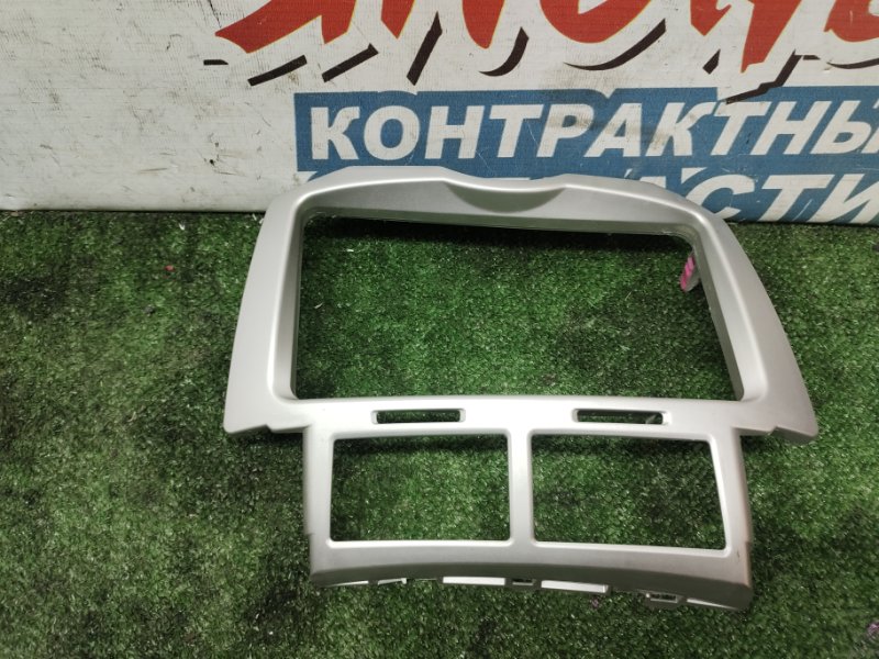 Консоль магнитофона Toyota Vitz KSP90 1KR-FE (б/у)