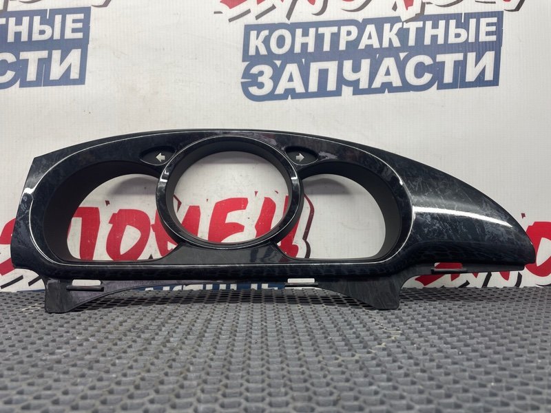 Консоль панели приборов Toyota Kluger V MCU20 1MZ-FE 2001 (б/у)