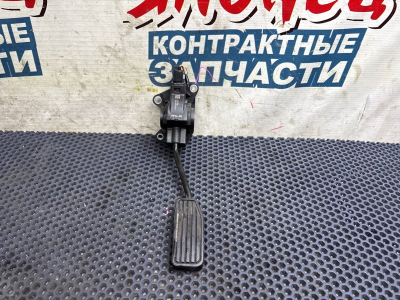 Педаль газа Honda Freed GB3 L15A (б/у)