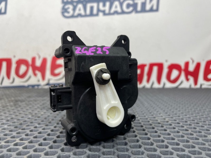 Сервопривод заслонок печки Toyota Wish ZGE25 2ZR-FAE 2011 (б/у)