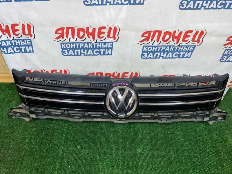 Решетка радиатора Volkswagen Touran 1T3 CBZA 2015 (б/у)