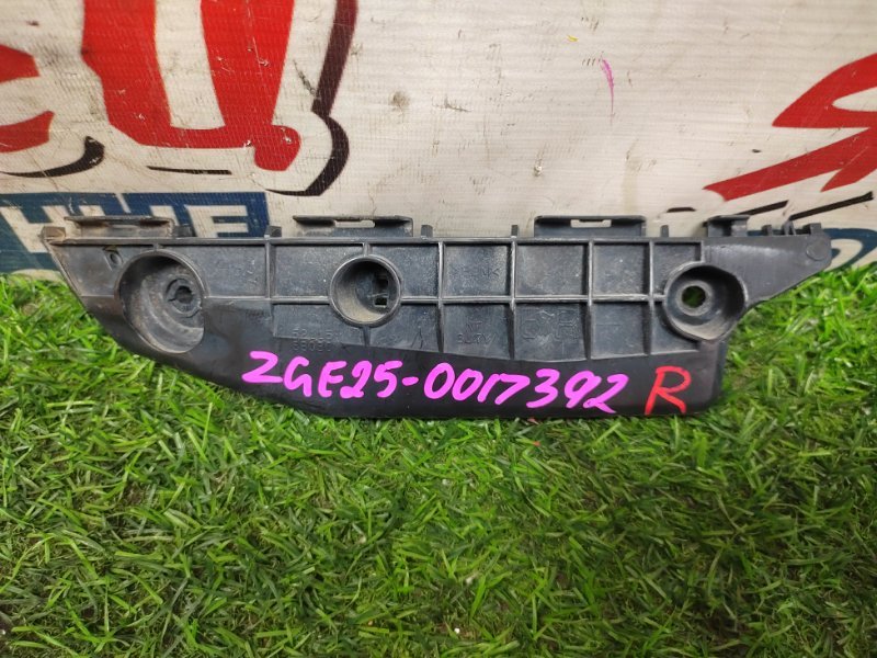 Крепление бампера Toyota Wish ZGE25 2ZR-FAE переднее правое (б/у)