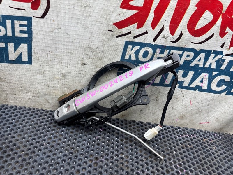 Ручка двери внешняя Mitsubishi Outlander CW5W 4B12 передняя правая (б/у)