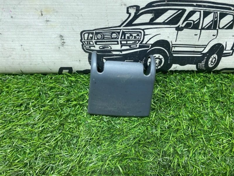 Крышка петли сиденья Toyota Land Cruiser FZJ80 1FZ-FE (б/у)