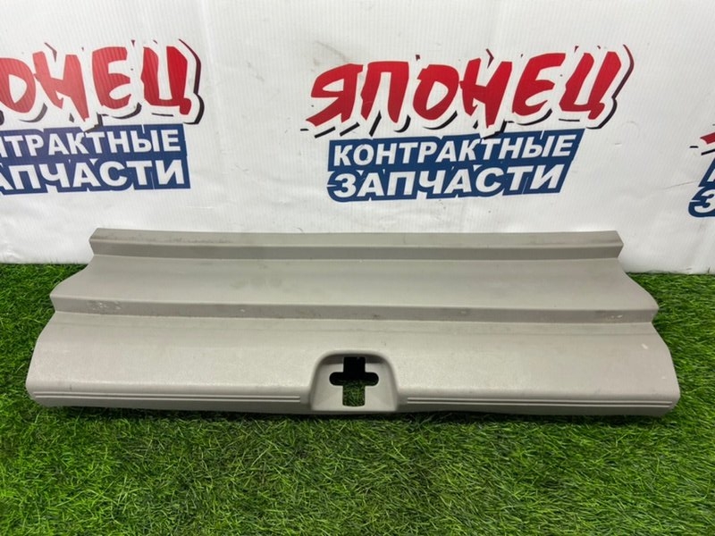 Накладка замка багажника Honda Insight ZE2 LDA (б/у)