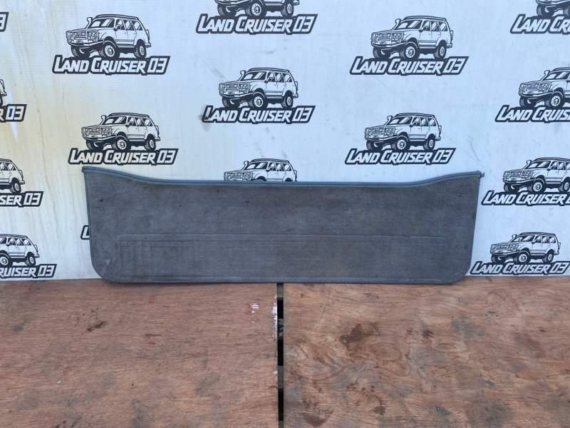 Обшивка двери багажника Toyota Land Cruiser HDJ101 1HD-FTE (б/у)