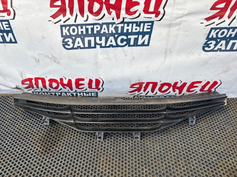 Решетка радиатора Toyota Wish ZGE20 2ZR-FAE (б/у)