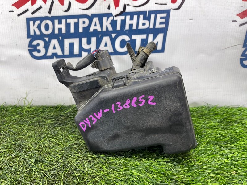 Блок предохранителей под капот Mazda Demio DY3W ZJVE (б/у)