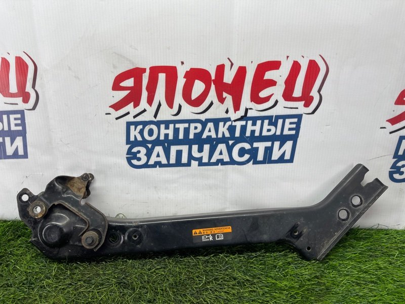 Накладка на рамку радиатора Nissan Xtrail DNT31 M9R передняя левая (б/у)