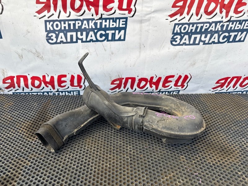 Патрубок воздушного фильтра Toyota Wish ZGE20 2ZR-FAE (б/у)