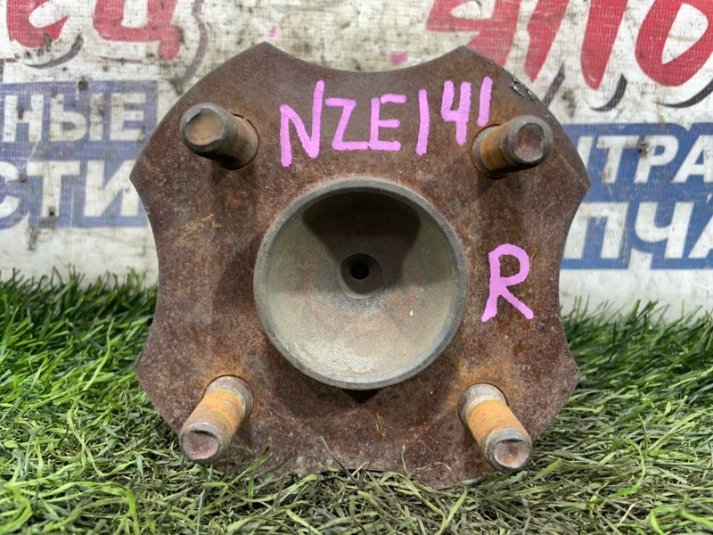 Ступица Toyota Corolla Fielder NZE141 1NZ-FE задняя (б/у)