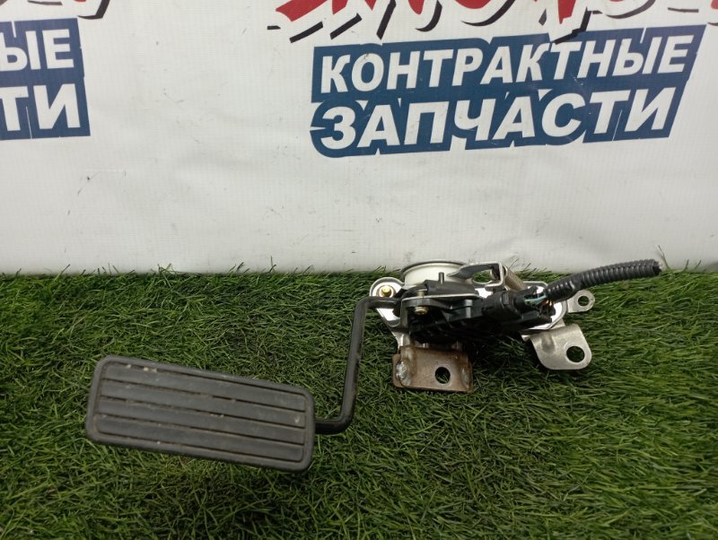Педаль газа Subaru Forester SG5 EJ205 (б/у)