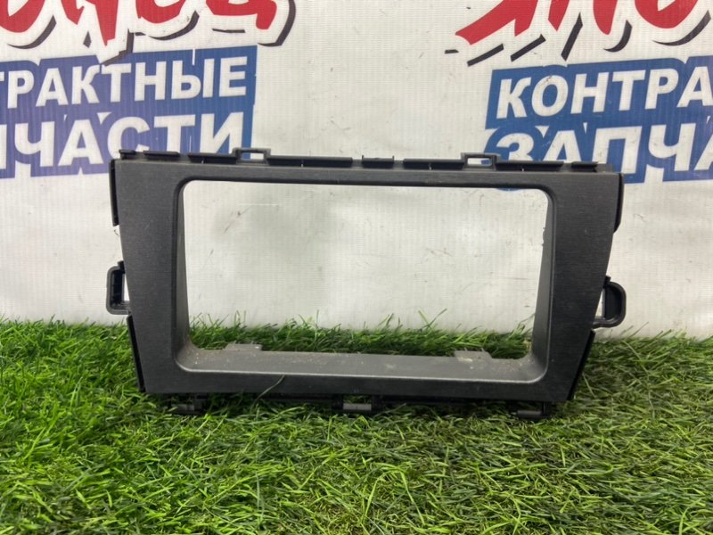 Консоль магнитофона Toyota Prius ZVW30 2ZR-FXE (б/у)