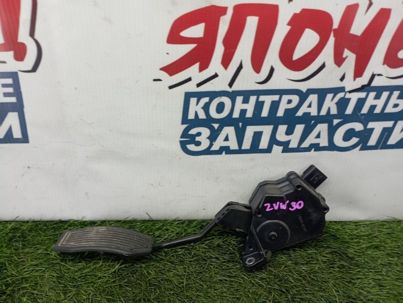 Педаль газа Toyota Prius ZVW30 2ZR-FXE (б/у)