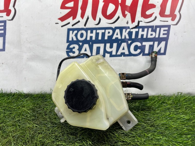 Бачок для тормозной жидкости Toyota Prius Alpha ZVW41 2ZR-FXE (б/у)