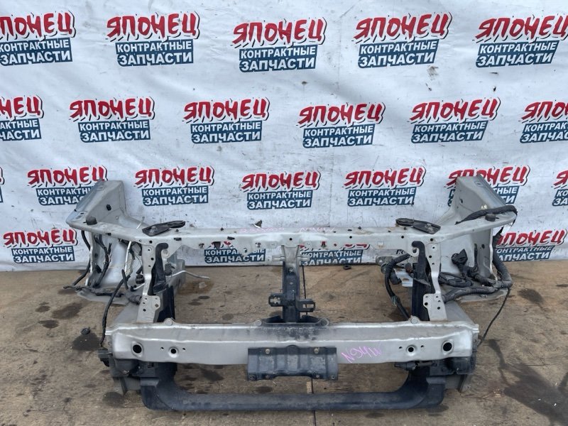Рамка радиатора Mitsubishi Chariot Grandis N94W 4G64 (б/у)