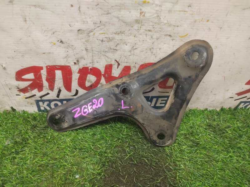 Крепление балки подвески Toyota Wish ZGE20 2ZR-FAE переднее левое (б/у)