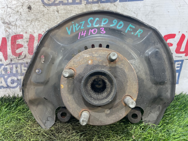 Ступица Toyota Vitz SCP90 2SZ-FE передняя правая (б/у)