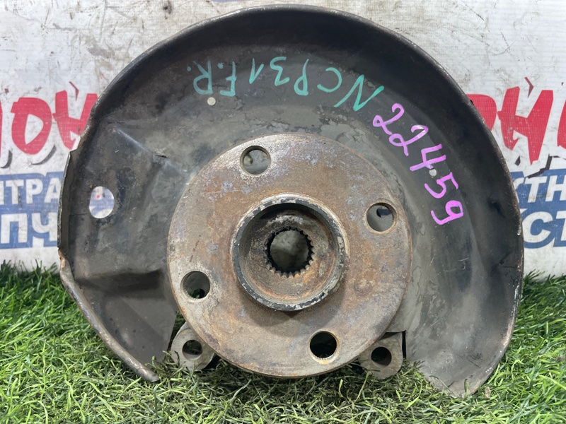 Ступица Toyota Bb NCP31 1NZ-FE передняя правая (б/у)