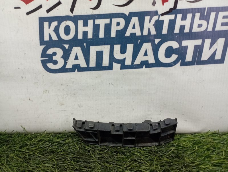 Крепление бампера Honda Freed GP3 LEA переднее правое (б/у)