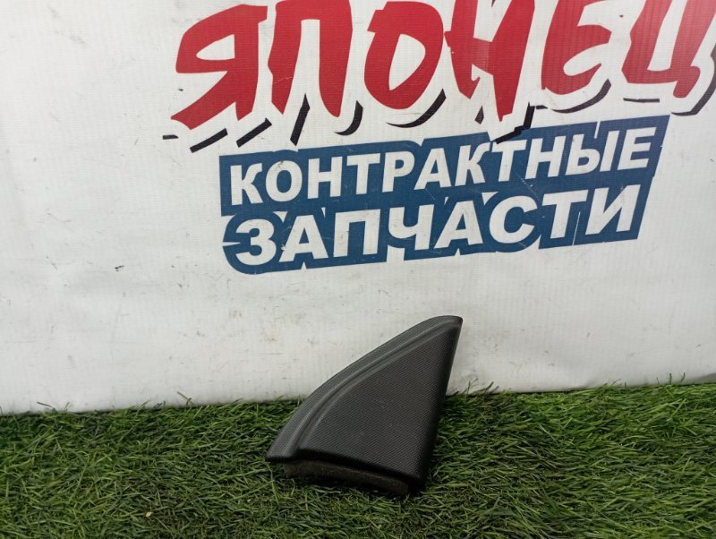 Уголок двери внутренний Toyota Allex NZE121 1NZ-FE передний правый (б/у)