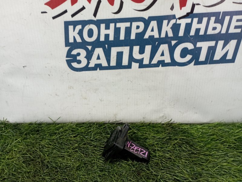 Расходомер воздушный Toyota Allex NZE121 1NZ-FE (б/у)