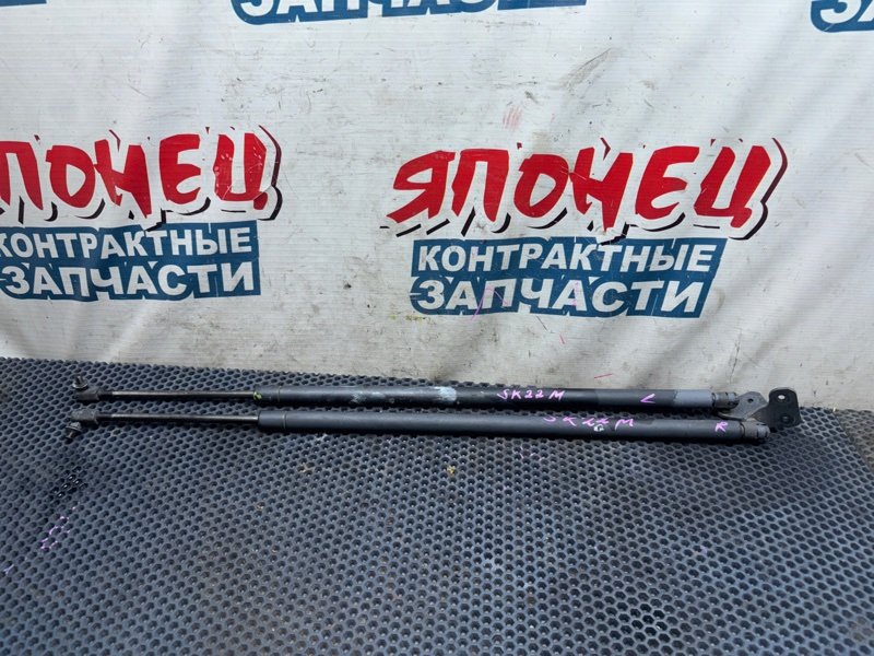 Амортизатор багажника Mazda Bongo SK22M R2 задний (б/у)