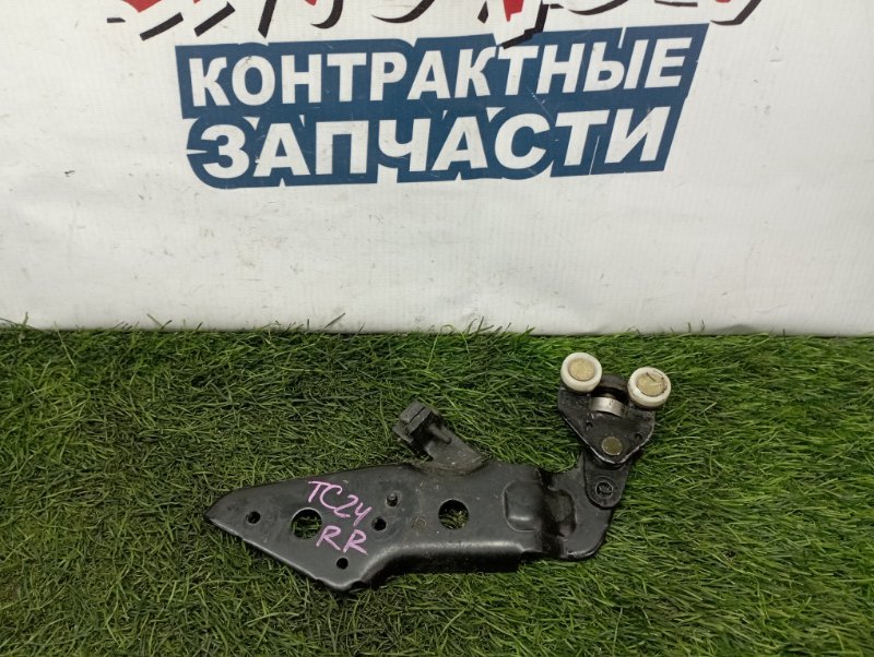 Ролик раздвижной двери Nissan Serena TC24 QR20DE задний правый (б/у)