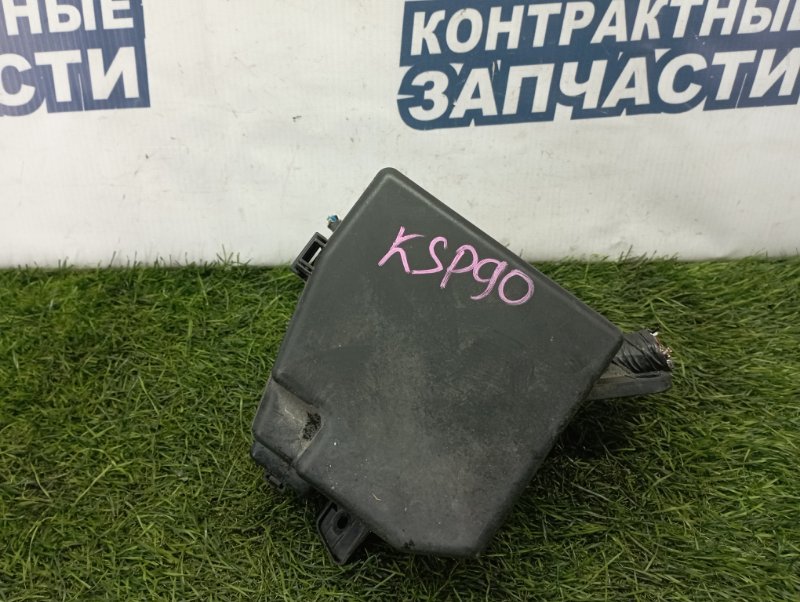 Блок предохранителей под капот Toyota Vitz KSP90 1KR-FE (б/у)