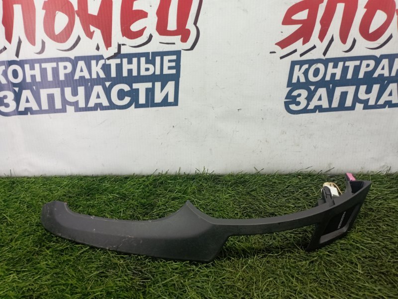 Накладка на торпеду Toyota Vitz KSP90 1KR-FE передняя левая (б/у)