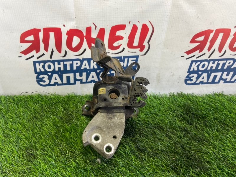 Подушка двигателя Toyota Corolla Fielder NZE144 1NZ-FE правая (б/у)