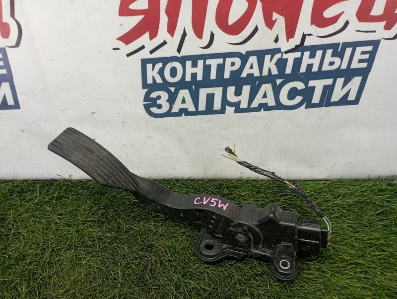 Педаль газа Mitsubishi Delica D:5 CV5W 4B12 (б/у)