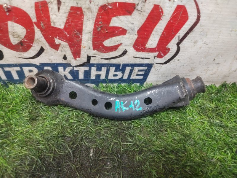 Крепление балки подвески Nissan March AK12 CR12DE переднее правое (б/у)