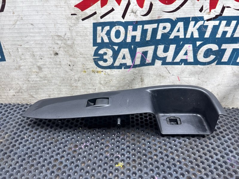 Кнопка стеклоподъемника Mitsubishi Outlander CW5W 4B12 передняя левая (б/у)