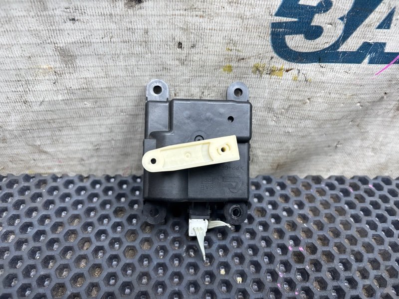 Сервопривод заслонок печки Nissan Fuga GY50 VK45DE (б/у)