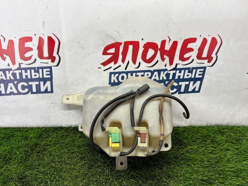 Бачок стеклоомывателя Honda Stream RN1 D17A (б/у)