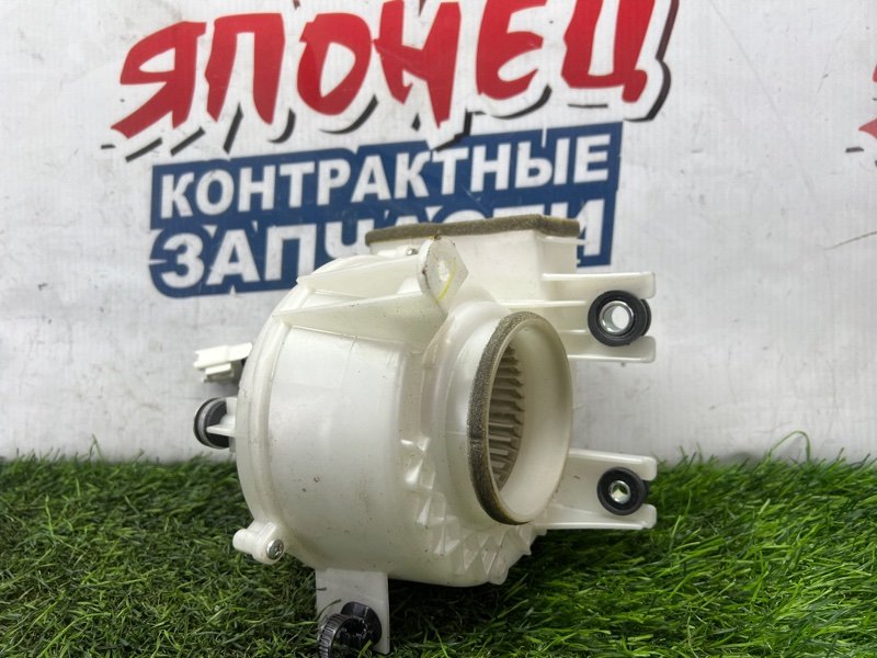 Мотор охлаждения батареи Toyota Prius ZVW30 2ZR-FXE (б/у)