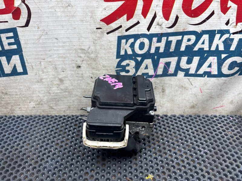 Блок abs Toyota Wish ZNE14 1ZZ-FE (б/у)