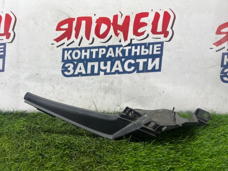 Уголок решетки под дворники Honda Fit GE6 L13A правый (б/у)