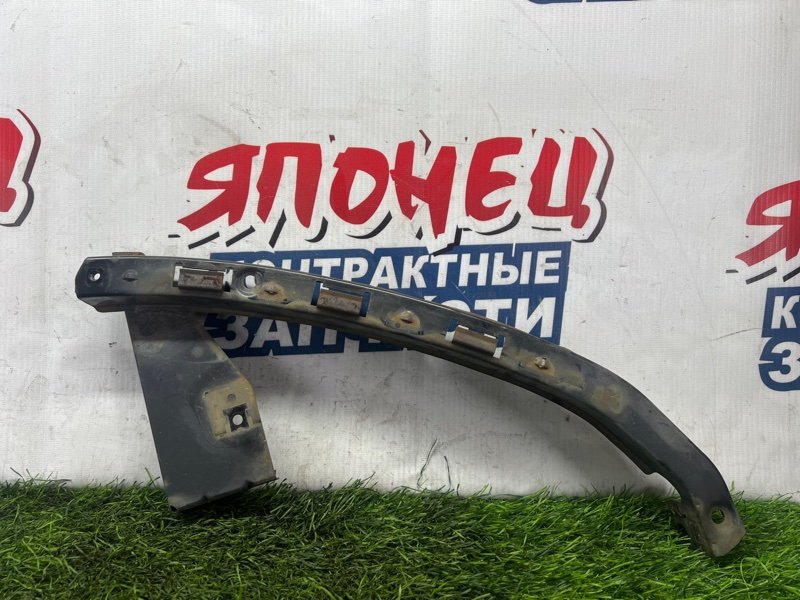 Планка под дворники Honda Stream RN1 D17A правая (б/у)