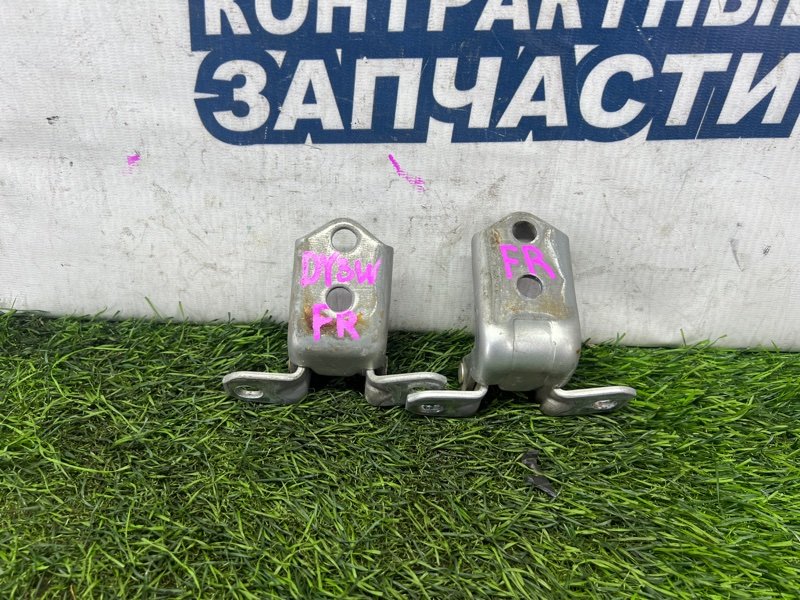 Петля двери Mazda Demio DY3W ZJVE передняя правая (б/у)