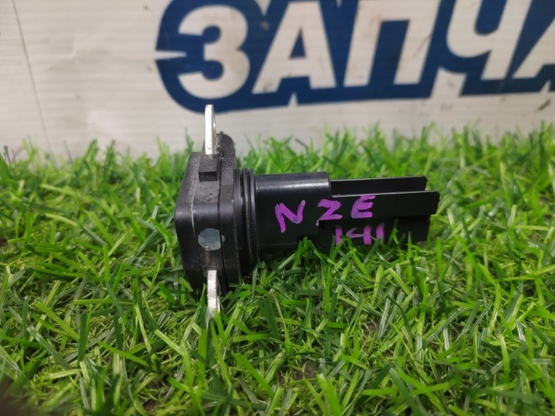 Расходомер воздушный Toyota Corolla  Fielder NZE141 1NZ-FE (б/у)